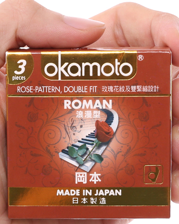 Hộp 3 cái bao cao su Okamoto Roman vân hoa hồng 52mm